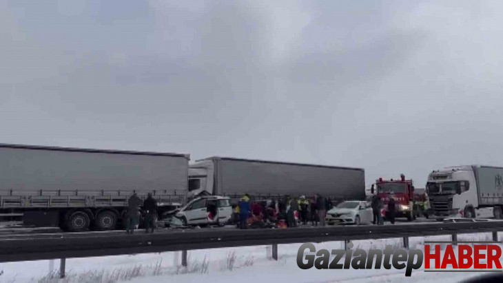 Bolu'da büyük trafik kazası, Ankara istikametine TEM otoyolu trafiğe kapandı